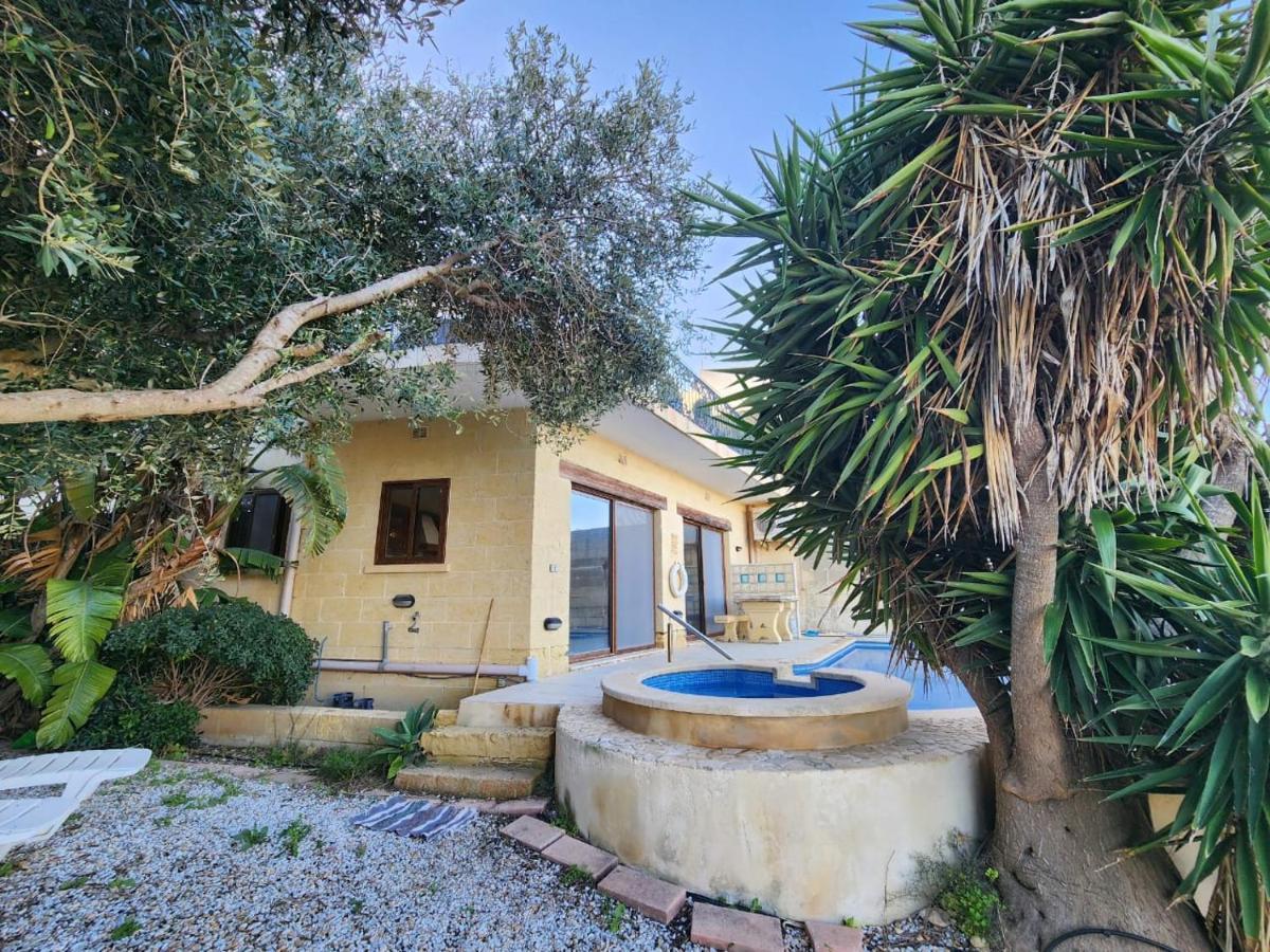 Sunny Gozo Getaway Pool & Easy Check-In Panzió Ghajn il-Kbira  Kültér fotó