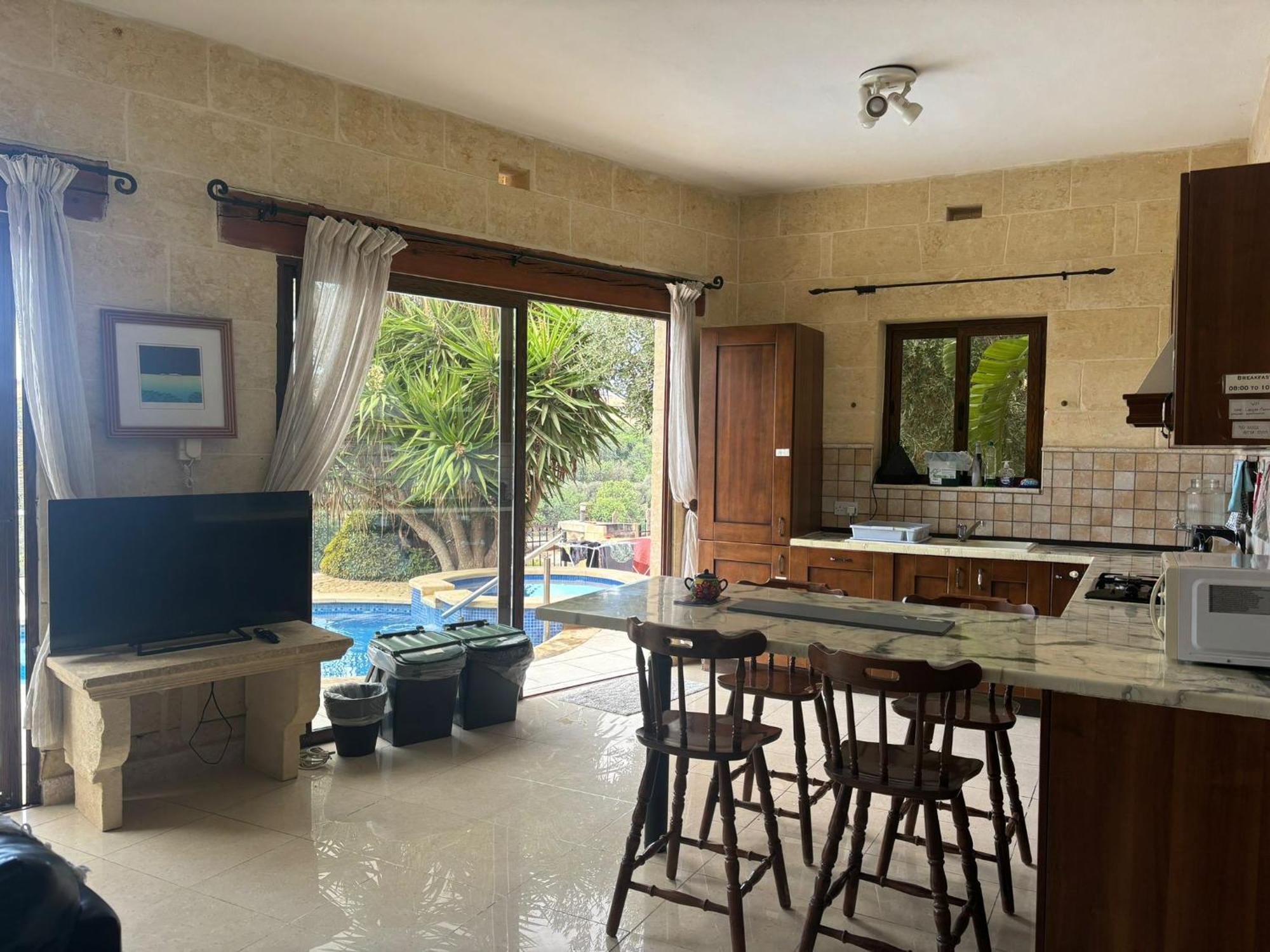 Sunny Gozo Getaway Pool & Easy Check-In Panzió Ghajn il-Kbira  Kültér fotó