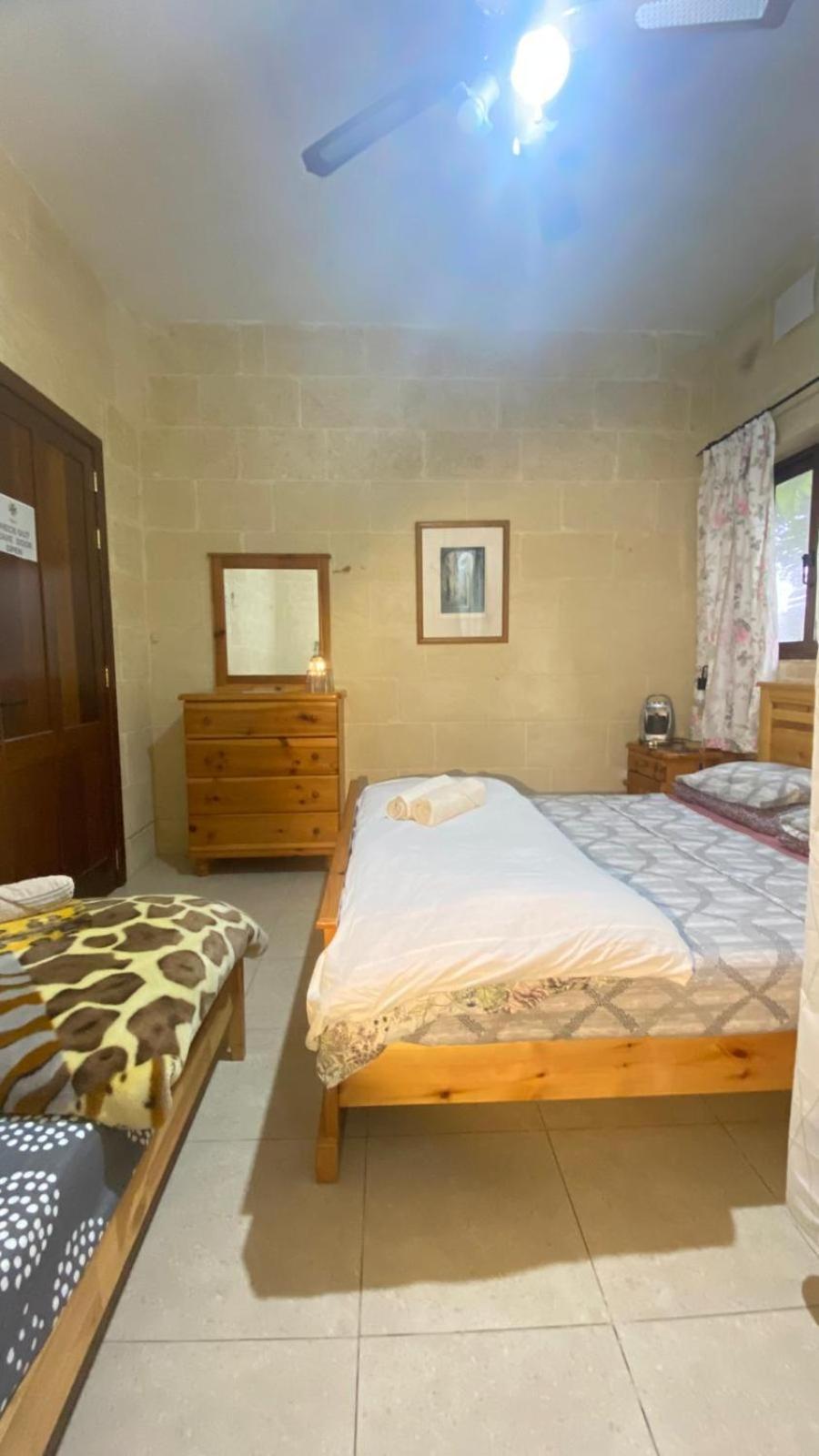 Sunny Gozo Getaway Pool & Easy Check-In Panzió Ghajn il-Kbira  Kültér fotó