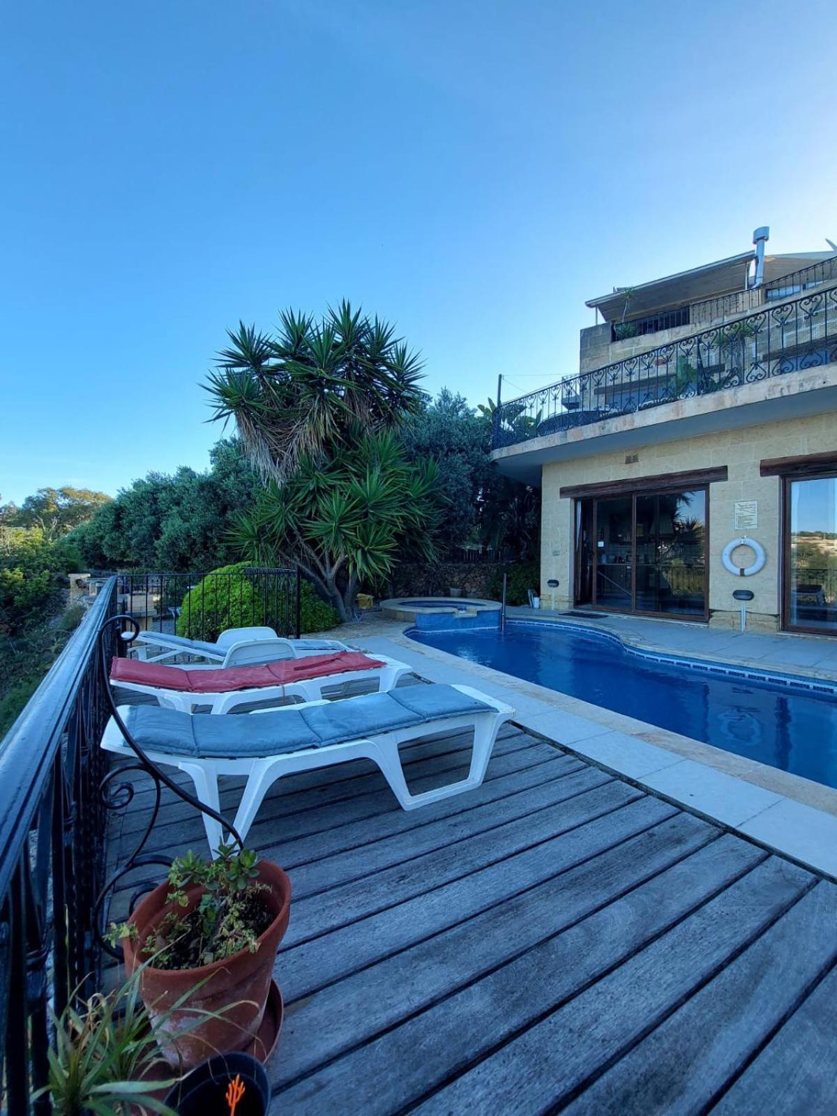 Sunny Gozo Getaway Pool & Easy Check-In Panzió Ghajn il-Kbira  Kültér fotó